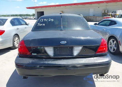 2010 Ford Crown Victoria Police Interceptor z USA, uszkodzony, nr VIN 2FABP7BV2AX139125
